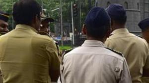 Two constables of Mumbai Police have been sacked for their alleged role in an international human trafficking racket.(HT File / Representative Photo) Two constables of Mumbai Police have been sacked for their alleged role in an international human trafficking racket.(HT File / Representative Photo)