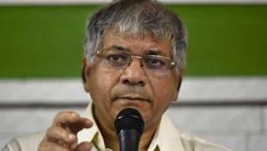 In a bid to woo the Prakash Ambedkar-led Vanchit Bahujan Aghadi, to form an alliance, the Congress and the Nationalist Congress Party offered the party four Lok Sabha seats in the state.(HT FILE) In a bid to woo the Prakash Ambedkar-led Vanchit Bahujan Aghadi, to form an alliance, the Congress and the Nationalist Congress Party offered the party four Lok Sabha seats in the state.(HT FILE)