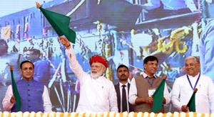 Prime Minister Narendra Modi inaugurating the various development projects, in Jamnagar on Monday.(ANI) Prime Minister Narendra Modi inaugurating the various development projects, in Jamnagar on Monday.(ANI)