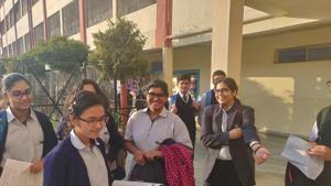 ISC Mathematics Paper: Students of City Montessori School Gomti Nagar branch, Lucknow, discussing mathematics paper on Tuesday.(Rajeev Mullick/HT photo) ISC Mathematics Paper: Students of City Montessori School Gomti Nagar branch, Lucknow, discussing mathematics paper on Tuesday.(Rajeev Mullick/HT photo)