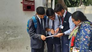 ICSE Physics paper: Students of St Teresa’s College, Aashiana discussing physics paper after the exam on Tuesday.(HT photo) ICSE Physics paper: Students of St Teresa’s College, Aashiana discussing physics paper after the exam on Tuesday.(HT photo)
