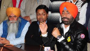 Punjabi Ekta Party chief Sukhpal Singh Khaira during a press conference in Bathinda on Monday.(Sanjeev Kumar/HT) Punjabi Ekta Party chief Sukhpal Singh Khaira during a press conference in Bathinda on Monday.(Sanjeev Kumar/HT)