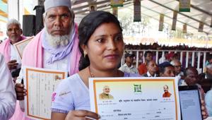 Beneficiaries of Pradhan Mantri Kisan Samman Nidhi. The scheme, backed by hefty budgetary allocation, envisages an annual transfer of Rs 6000 to all the small farmers with land holding less than two hectares(Hindustan Times) Beneficiaries of Pradhan Mantri Kisan Samman Nidhi. The scheme, backed by hefty budgetary allocation, envisages an annual transfer of Rs 6000 to all the small farmers with land holding less than two hectares(Hindustan Times)