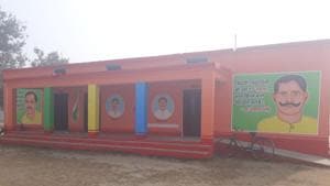 The village is known for its association with Thakur Roshan Singh, who was hanged in 1927 for his role in the Kakori case in which the British accused him and Ram Prasad Bismil and Ashfaqullah Khan of looting the British government treasury.(HT Photo) The village is known for its association with Thakur Roshan Singh, who was hanged in 1927 for his role in the Kakori case in which the British accused him and Ram Prasad Bismil and Ashfaqullah Khan of looting the British government treasury.(HT Photo)