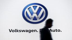 The National Green Tribunal (NGT) on Thursday imposed a <span class='webrupee'>₹</span>500 crore penalty on German automaker Volkswagen for using a “cheat device” in its diesel cars to deceive emission tests.(REUTERS)