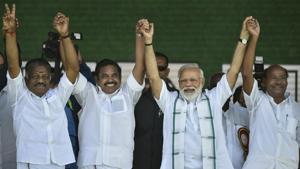 Prime Minister Naredra Modi, Tamil Nadu Chief Minister K Palaniswami, DyCM O Panneerselvam and PMK founder Ramadoss join hands during a public rally of the BJP-AIADMK-PMK alliance in Chennai.(AP) Prime Minister Naredra Modi, Tamil Nadu Chief Minister K Palaniswami, DyCM O Panneerselvam and PMK founder Ramadoss join hands during a public rally of the BJP-AIADMK-PMK alliance in Chennai.(AP)