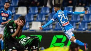 Napoli's Italian forward Lorenzo Insigne celebrates after scoring an equalizer during the Italian Serie A football match Sassuolo vs Napoli on March 10, 2019 at the Mapei Stadium-Citta del Tricolore in Reggio Emilia(AFP) Napoli's Italian forward Lorenzo Insigne celebrates after scoring an equalizer during the Italian Serie A football match Sassuolo vs Napoli on March 10, 2019 at the Mapei Stadium-Citta del Tricolore in Reggio Emilia(AFP)