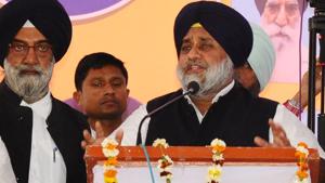 Lok Sabha Elections 2019: Shiromani Akali Dal president Sukhbir Singh Badal addressing a rally at Pehowa in Kurukshetra on Sunday, March 10, 2019.(HT Photo) Lok Sabha Elections 2019: Shiromani Akali Dal president Sukhbir Singh Badal addressing a rally at Pehowa in Kurukshetra on Sunday, March 10, 2019.(HT Photo)