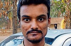 The accused, Umar Usman Khan, and his associate Wasim Abdul Sattar Shaikh alias Macho, 37, live in Mahim(HT Photo) The accused, Umar Usman Khan, and his associate Wasim Abdul Sattar Shaikh alias Macho, 37, live in Mahim(HT Photo)