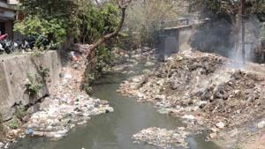 The Kalyan Dombivli Municipal Corporation wants to start cleaning nullahs while the code of conduct for Lok Sabha elections is in effect.(Rishikesh Choudhary / HT Photo) The Kalyan Dombivli Municipal Corporation wants to start cleaning nullahs while the code of conduct for Lok Sabha elections is in effect.(Rishikesh Choudhary / HT Photo)