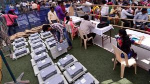 Teachers at an election training camp.(PTI FILE PHOTO) Teachers at an election training camp.(PTI FILE PHOTO)