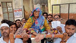 Family members and volunteers carry an elderly voter to a voting centre in Kota during the last assembly election in Rajasthan.(HT File) Family members and volunteers carry an elderly voter to a voting centre in Kota during the last assembly election in Rajasthan.(HT File)