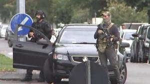 An image grab from TV New Zealand taken on March 15, 2019 shows armed New Zealand special forces arriving outside the mosque following a shooting in Christchurch.(AFP Photo) An image grab from TV New Zealand taken on March 15, 2019 shows armed New Zealand special forces arriving outside the mosque following a shooting in Christchurch.(AFP Photo)