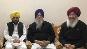 File photo of Aam Aadmi Party Member Parliament Bhagwant Singh Mann (2L) with Shiromani Akali Dal (Taksali) president Ranjit Singh Brahmpura (2R) and his son Ravinder Singh Brahmpura (R) at his residence in Amritsar.(HT File Photo) File photo of Aam Aadmi Party Member Parliament Bhagwant Singh Mann (2L) with Shiromani Akali Dal (Taksali) president Ranjit Singh Brahmpura (2R) and his son Ravinder Singh Brahmpura (R) at his residence in Amritsar.(HT File Photo)