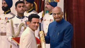 New Delhi: President Ram Nath Kovind confers Padma Shri upon Bollywood actor Manoj Bajpayee.(PTI) New Delhi: President Ram Nath Kovind confers Padma Shri upon Bollywood actor Manoj Bajpayee.(PTI)