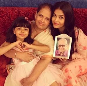 Aishwarya Rai and Aaradhya Bachchan pose with the actor’s mom and her late father Krishna’s photo. Aishwarya Rai and Aaradhya Bachchan pose with the actor’s mom and her late father Krishna’s photo.