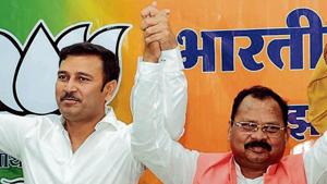 The Bharatiya Janata Party and the All-Jharkhand Students’ Union Party on Sunday officially sealed their pre-poll alliance for the upcoming Lok Sabha elections in Jharkhand .(HT Photo) The Bharatiya Janata Party and the All-Jharkhand Students’ Union Party on Sunday officially sealed their pre-poll alliance for the upcoming Lok Sabha elections in Jharkhand .(HT Photo)
