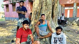 A group of Dalit men in Gaya’s Punawan village support Narendra Modi and believe he needs another term. They, however, want better incomes.(HT Photo) A group of Dalit men in Gaya’s Punawan village support Narendra Modi and believe he needs another term. They, however, want better incomes.(HT Photo)