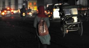 Every day, the police register an average of 15-19 cases of snatchings in Delhi. Clearly, we are not safe even in the city’s busy public places.(Photo by Sunil Ghosh / Hindustan Times)(HT Photo) Every day, the police register an average of 15-19 cases of snatchings in Delhi. Clearly, we are not safe even in the city’s busy public places.(Photo by Sunil Ghosh / Hindustan Times)(HT Photo)