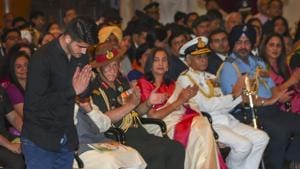 New Delhi: Irfan Ramzan Sheikh of Jammu & Kashmir arrives to receive Shaurya Chakra award from President Ram Nath Kovind (unseen) during Defence Investiture Ceremony-II, at Rashtrapati Bhawan in New Delhi, Tuesday, March 19, 2019. Sheikh was bestowed with the Shaurya Chakra for foiling an attack by three militants on his house in 2017. (PTI Photo/Shahbaz Khan)(PTI3_19_2019_000038B)(PTI) New Delhi: Irfan Ramzan Sheikh of Jammu & Kashmir arrives to receive Shaurya Chakra award from President Ram Nath Kovind (unseen) during Defence Investiture Ceremony-II, at Rashtrapati Bhawan in New Delhi, Tuesday, March 19, 2019. Sheikh was bestowed with the Shaurya Chakra for foiling an attack by three militants on his house in 2017. (PTI Photo/Shahbaz Khan)(PTI3_19_2019_000038B)(PTI)