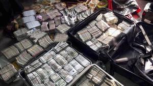 The Income Tax (I-T) department on Monday said it has formed six Quick Response Teams (QRTs) in all six Lok Sabha constituencies in Mumbai, air intelligence units (AIUs) to block airports/airbases for illegal cash flow ahead of the elections. (Representative Image)(PTI) The Income Tax (I-T) department on Monday said it has formed six Quick Response Teams (QRTs) in all six Lok Sabha constituencies in Mumbai, air intelligence units (AIUs) to block airports/airbases for illegal cash flow ahead of the elections. (Representative Image)(PTI)