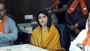 Rivaba Jadeja, wife of cricketer Ravindra Jadeja, is seeking a Bharatiya Janata Party (BJP) ticket from Gujarat’s Jamnagar seat, from where the Congress is likely to field Patidar agitation leader Hardik Patel.(PTI) Rivaba Jadeja, wife of cricketer Ravindra Jadeja, is seeking a Bharatiya Janata Party (BJP) ticket from Gujarat’s Jamnagar seat, from where the Congress is likely to field Patidar agitation leader Hardik Patel.(PTI)