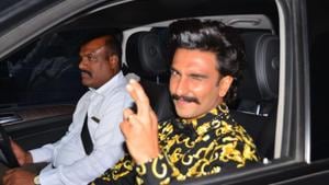 Ranveer Singh spotted leaving his home for the Filmfare Awards.(Varinder Chawla) Ranveer Singh spotted leaving his home for the Filmfare Awards.(Varinder Chawla)