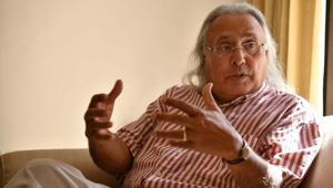 Dosanjh, ex-premier of British Columbia and federal minister, speaks his mind in Chandigarh.(HT Photo) Dosanjh, ex-premier of British Columbia and federal minister, speaks his mind in Chandigarh.(HT Photo)