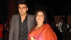 Arjun Kapoor with mother Mona.