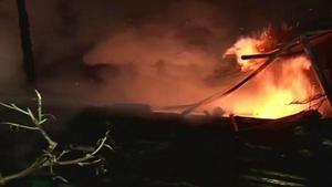 A level-one fire broke out at Mumbai’s Byculla vegetable market late Sunday night.(ANI Photo) A level-one fire broke out at Mumbai’s Byculla vegetable market late Sunday night.(ANI Photo)