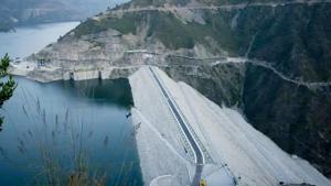 Locals are upset over suspension of the Lakhwar multipurpose project in the Upper Yamuna basin in Tehri Garhwal Lok Sabha constituency. The project aims at generating 300 megawatt power.(HT Photo)