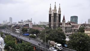 The Byculla Bridge near Gloria Church is set to get minor repairs soon(HT Photo) The Byculla Bridge near Gloria Church is set to get minor repairs soon(HT Photo)