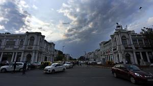 The weather department has forecast partly cloudy skies with light rain or thunderstorm for Monday along with strong surface winds during the day.(Sonu Mehta/HT PHOTO) The weather department has forecast partly cloudy skies with light rain or thunderstorm for Monday along with strong surface winds during the day.(Sonu Mehta/HT PHOTO)