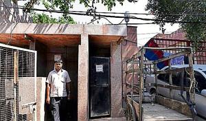 Officials said that the improvement of toilets are a part of MCG’s larger initiative to convert all markets into “model” markets.(Sonu Mehta/HT PHOTO) Officials said that the improvement of toilets are a part of MCG’s larger initiative to convert all markets into “model” markets.(Sonu Mehta/HT PHOTO)