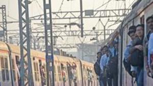 The man was standing at the door of the general compartment and was pulled down when the train passed an underpass in Gulabi Bagh in Delhi.(HT FIle / Photo used for representational purpose) The man was standing at the door of the general compartment and was pulled down when the train passed an underpass in Gulabi Bagh in Delhi.(HT FIle / Photo used for representational purpose)