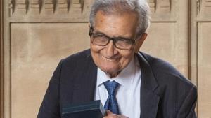 Nobel laureate Amartya Sen on Tuesday was awarded the Bodley Medal by the University of Oxford(HT Photo) Nobel laureate Amartya Sen on Tuesday was awarded the Bodley Medal by the University of Oxford(HT Photo)