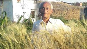 Hukumchand Patidar, who studied till class X, took to organic farming in 2003.(HT Photo) Hukumchand Patidar, who studied till class X, took to organic farming in 2003.(HT Photo)