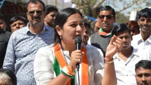Congress candidate Dolly Sharma speaks during a rally ahead of Lok Sabha elections, at Hapur road, in Ghaziabad, March 22, 2019.(Sakib Ali / HT Photo) Congress candidate Dolly Sharma speaks during a rally ahead of Lok Sabha elections, at Hapur road, in Ghaziabad, March 22, 2019.(Sakib Ali / HT Photo)