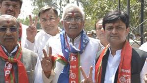 Former BSP MLA Suresh Bansal with others arrive to file nomination papers, at district election office, in Ghaziabad, India, on Monday, March 25, 2019. (Photo by Sakib Ali / Hindustan Times)(Sakib Ali / HT Photo) Former BSP MLA Suresh Bansal with others arrive to file nomination papers, at district election office, in Ghaziabad, India, on Monday, March 25, 2019. (Photo by Sakib Ali / Hindustan Times)(Sakib Ali / HT Photo)