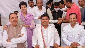 Haryana Congress in-charge and MP Ghulam Nabi Azad, HPCC chief Ashok Tanwar, party leaders Kumari Selja and Naveen Jindal during the Parivartan Rally in Hisar on Thursday, March 28, 2019.(PTI) Haryana Congress in-charge and MP Ghulam Nabi Azad, HPCC chief Ashok Tanwar, party leaders Kumari Selja and Naveen Jindal during the Parivartan Rally in Hisar on Thursday, March 28, 2019.(PTI)