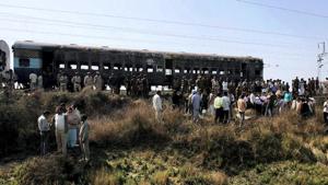 A view of a burnt carriage of Samjhauta Express train in Deewana, near Panipat town, February 19, 2007.(PTI File) A view of a burnt carriage of Samjhauta Express train in Deewana, near Panipat town, February 19, 2007.(PTI File)