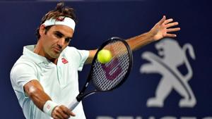 Roger Federer returns a shot against Kevin Anderson during their Miami Open clash.(USA TODAY Sports) Roger Federer returns a shot against Kevin Anderson during their Miami Open clash.(USA TODAY Sports)