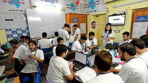 Lok Sabha elections 2019: AAP sets up war room to micromanage campaign, 20-member team to work 24/7(Amal KS/HT Photo) Lok Sabha elections 2019: AAP sets up war room to micromanage campaign, 20-member team to work 24/7(Amal KS/HT Photo)