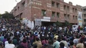 JNU sedition: DCP summoned for delay in charge sheet sanction (Photo by Sanjeev Verma/ Hindustan Times)(Hindustan Times) JNU sedition: DCP summoned for delay in charge sheet sanction (Photo by Sanjeev Verma/ Hindustan Times)(Hindustan Times)