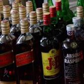 The Pune district administration and State excise department has seized 98,082 litres of liquor from four Lok Sabha constituencies falling under Pune district.(PHOTO FOR REPRESENTATION PURPOSE ONLY) The Pune district administration and State excise department has seized 98,082 litres of liquor from four Lok Sabha constituencies falling under Pune district.(PHOTO FOR REPRESENTATION PURPOSE ONLY)