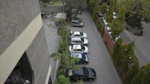 New Delhi, India - March 30, 2019: A top view of the cars parked at Yamuna Apartment, in Alaknanda, New Delhi, India, on Saturday, March 30, 2019. (Photo by Biplov Bhuyan/ Hindustan Times)(Biplov Bhuyan/HT PHOTO) New Delhi, India - March 30, 2019: A top view of the cars parked at Yamuna Apartment, in Alaknanda, New Delhi, India, on Saturday, March 30, 2019. (Photo by Biplov Bhuyan/ Hindustan Times)(Biplov Bhuyan/HT PHOTO)