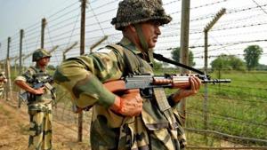 Reports said that mortar shells shot by Pakistan troops landed in residential areas in Dabraj, Mankote, Shahpur and Kerni.(AFP File/Representative image) Reports said that mortar shells shot by Pakistan troops landed in residential areas in Dabraj, Mankote, Shahpur and Kerni.(AFP File/Representative image)
