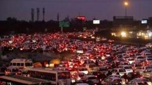 Over the last 14 months, traffic signals at several junctions have been plagued by defects that are endangering the lives motorists and pedestrians on a daily basis.(PTI) Over the last 14 months, traffic signals at several junctions have been plagued by defects that are endangering the lives motorists and pedestrians on a daily basis.(PTI)