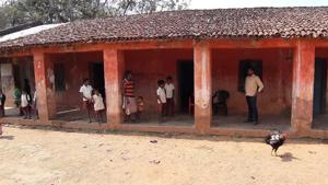 Students of Bundu Upgraded Middle School at Bundu village under Manoharpur block in West Singhbhum(Manoj Kumar/Hindustan Times) Students of Bundu Upgraded Middle School at Bundu village under Manoharpur block in West Singhbhum(Manoj Kumar/Hindustan Times)