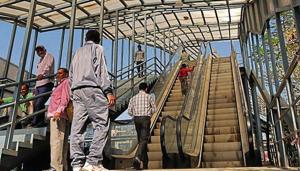 Officials said escalators at the Iffco Chowk foot overbridge were made functional on Wednesday after “thorough testing”.(HT PHoto) Officials said escalators at the Iffco Chowk foot overbridge were made functional on Wednesday after “thorough testing”.(HT PHoto)